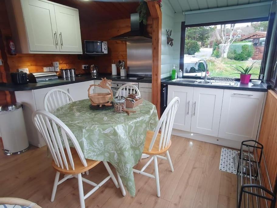 Snowdonia Escapes # Tranquil With Views, Wi-fi, Dog Friendly & Parking Apartment